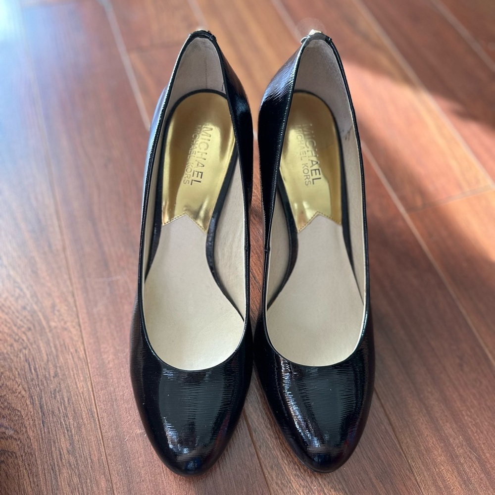 Michael Kors Almond Toe Pantent Leather Black Stiletto